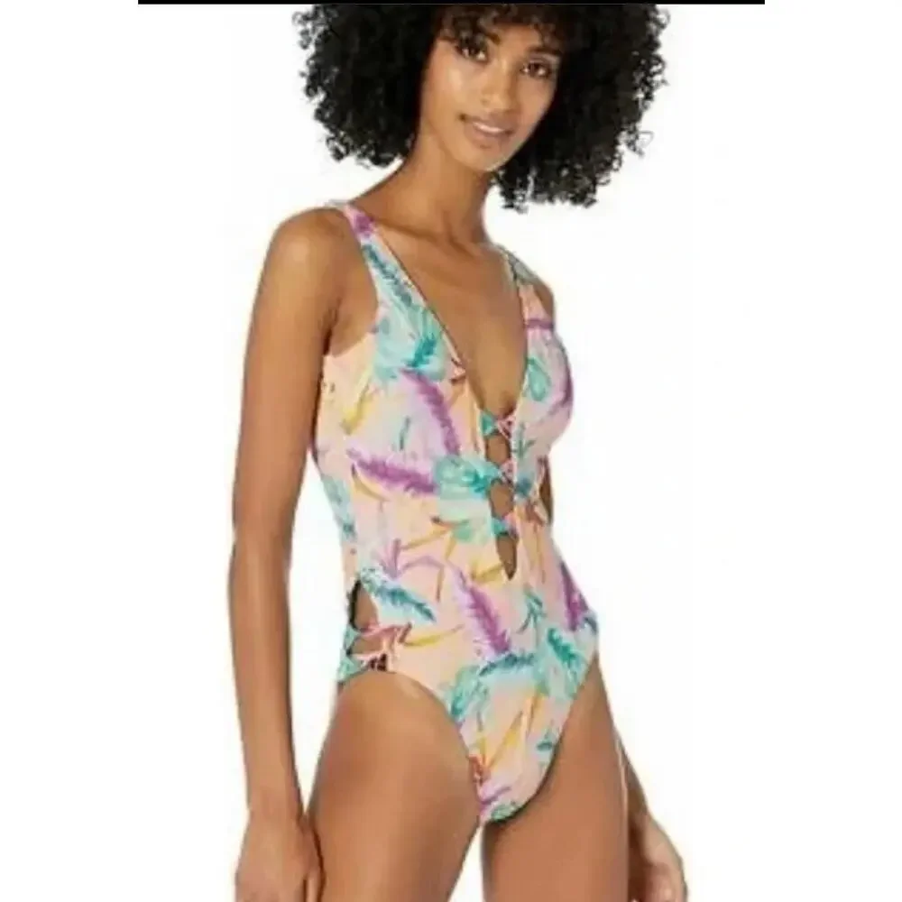 Bar III Copacabana Twist Front One Piece Swim M NWT